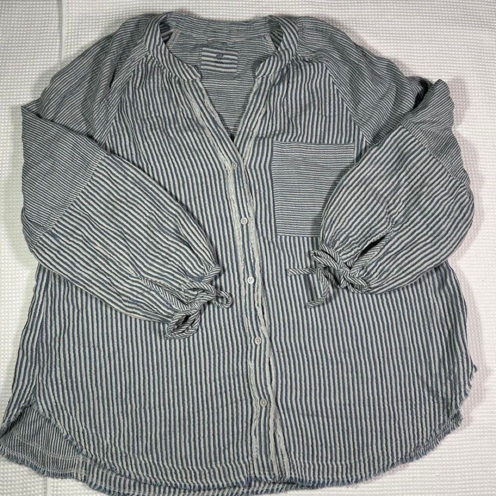 Aerie Women's Blue and Grey Blouse